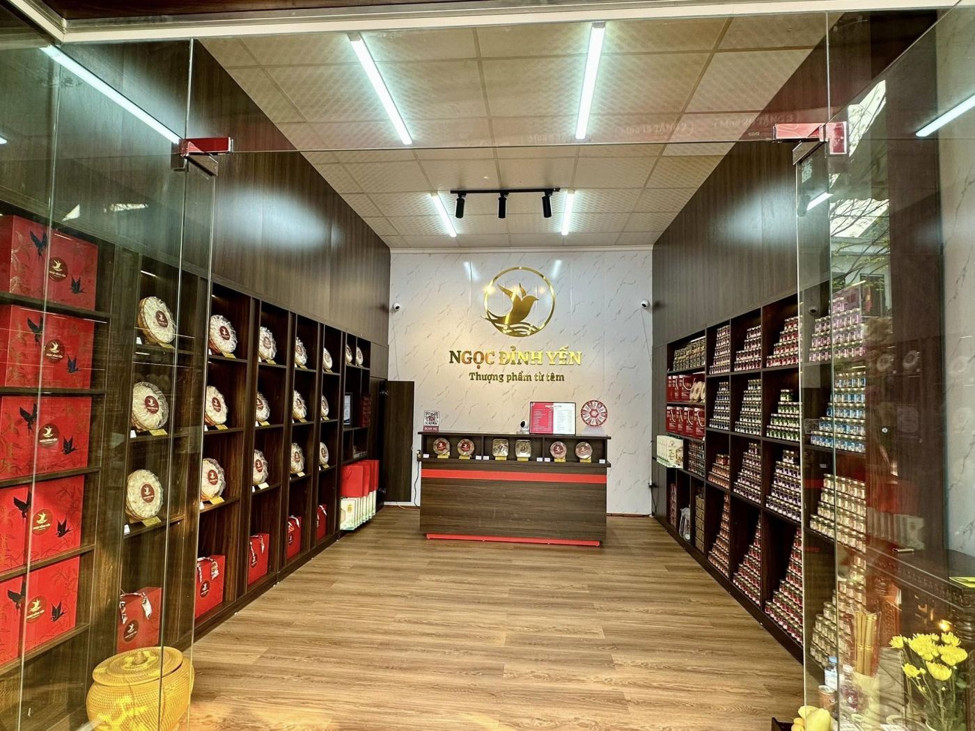 Không gian cửa hàng Ngọc Đỉnh Yến